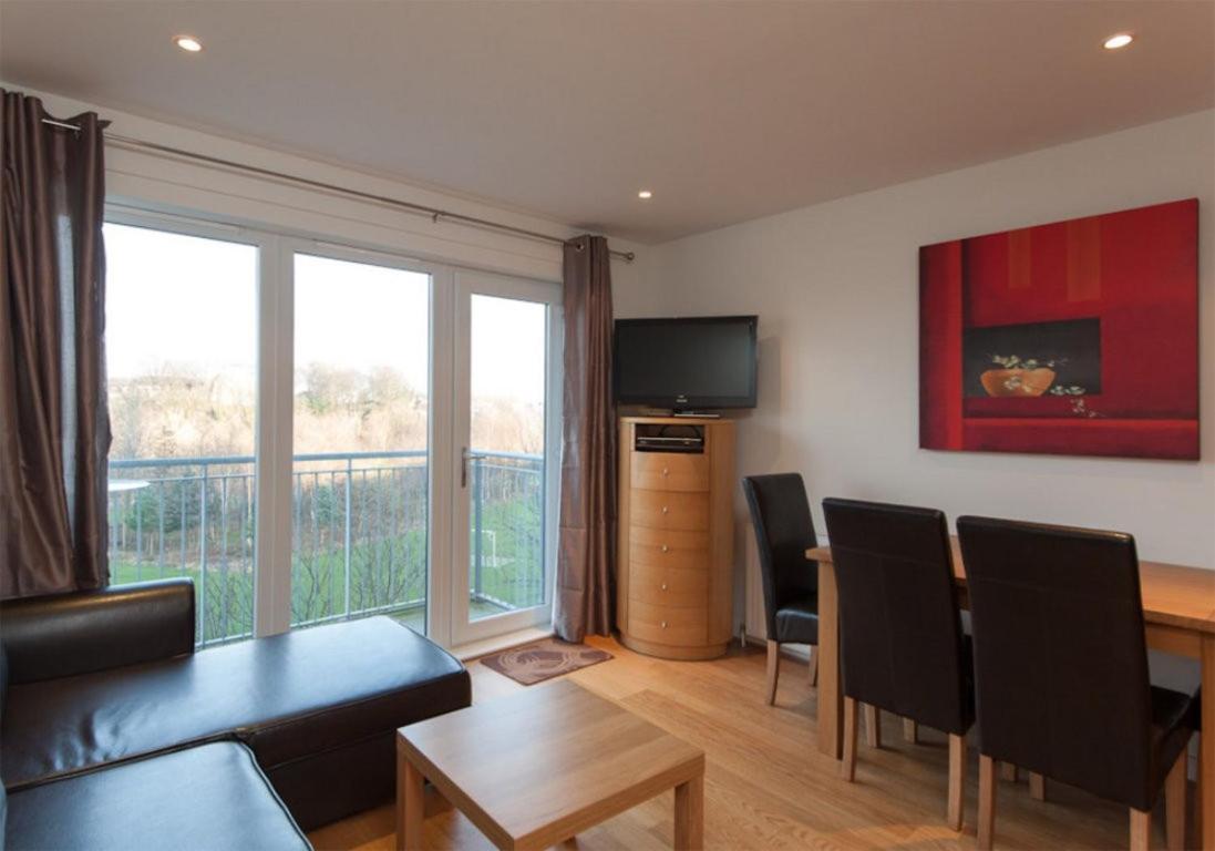 The Lochend Park View Residence Эдинбург Экстерьер фото